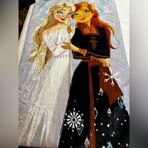 Disney Store Frozen 2 Elsa and Anna Beach Towel 29x59 Pool Bath Princess